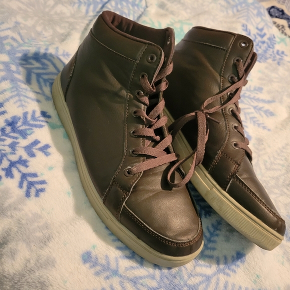 Men's Fila Brown Boots - Picture 2 of 6